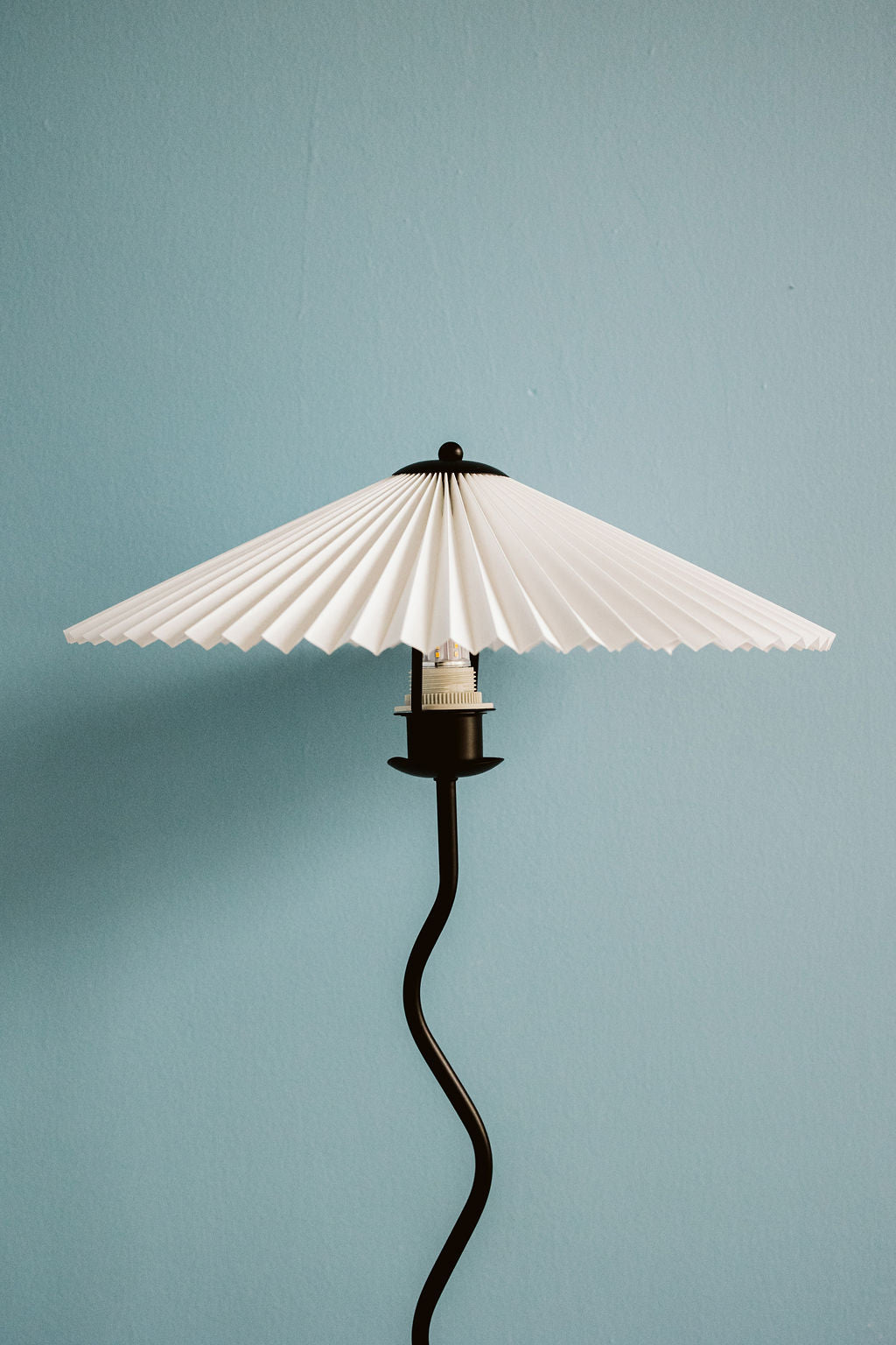 HUGA-COLLECTIVE-KYOTO-FLOOR-LAMP-SHADE-CURVYSHADE.jpg