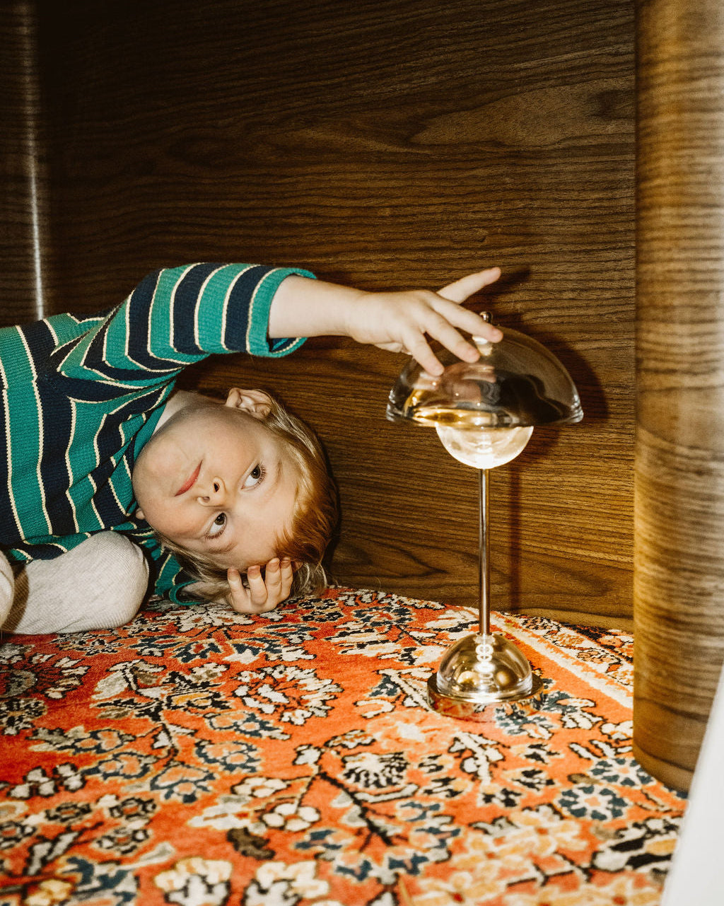Huga_Collective_Crystal_Flowerpot_Lamp_-_kid_tap.jpg