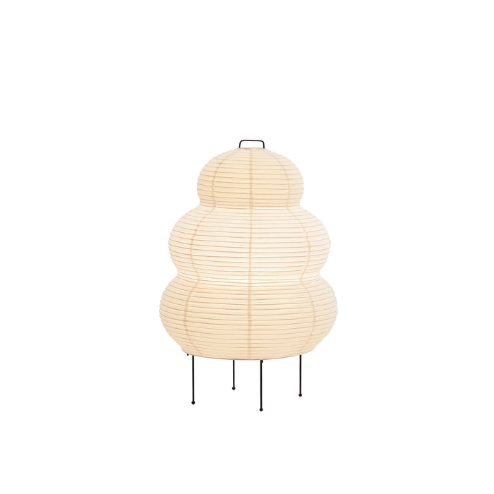 The Hüga Kumo washi paper lamp with a full, evenly ribbed shade
