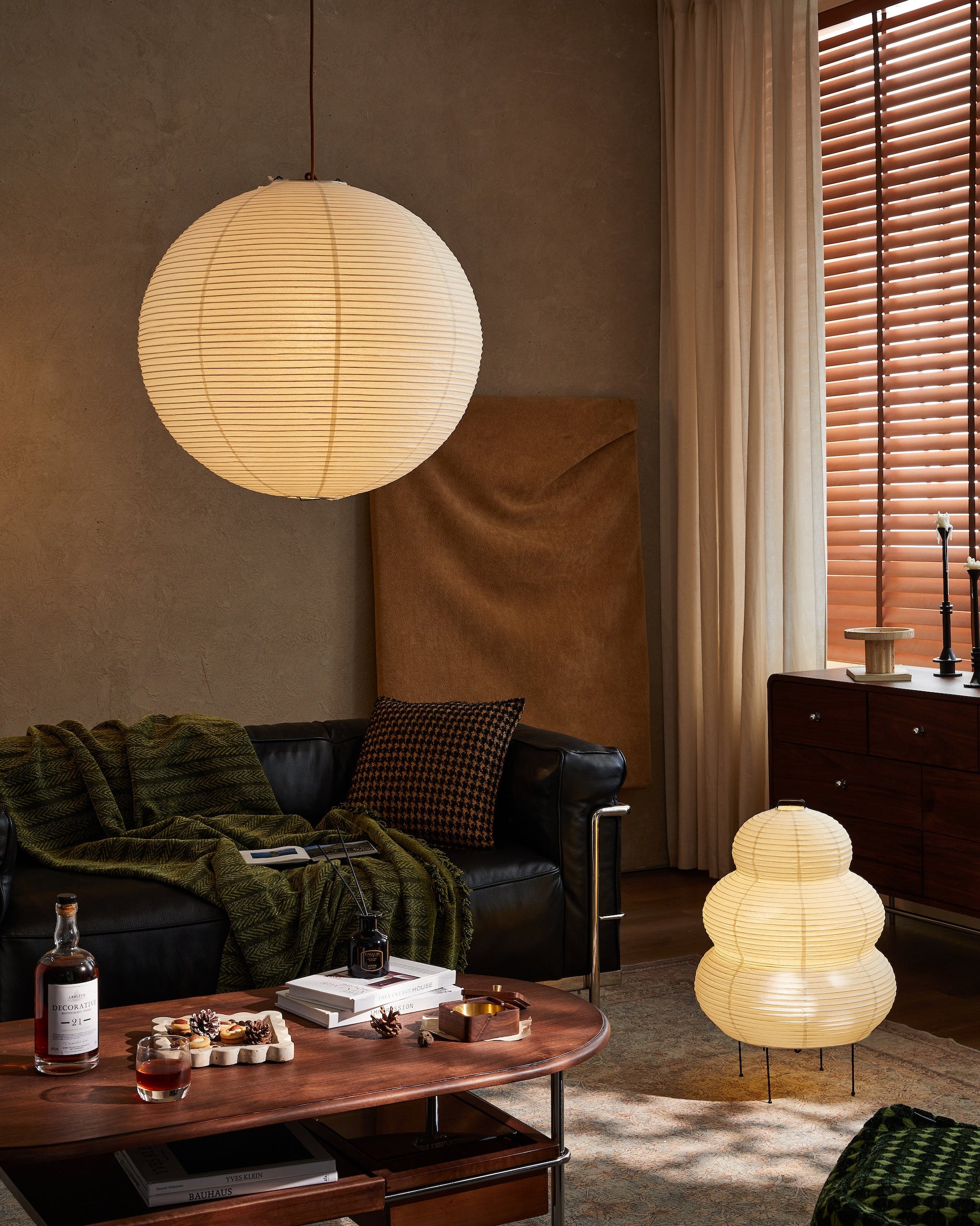 luna_ceiling_kumo_livingroom_lifestyle_-_huga_collective.jpg